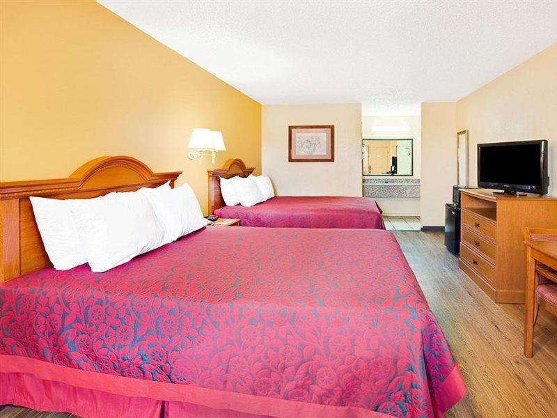 Days Inn By Wyndham Boerne Exterior photo