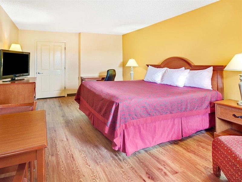 Days Inn By Wyndham Boerne Exterior photo