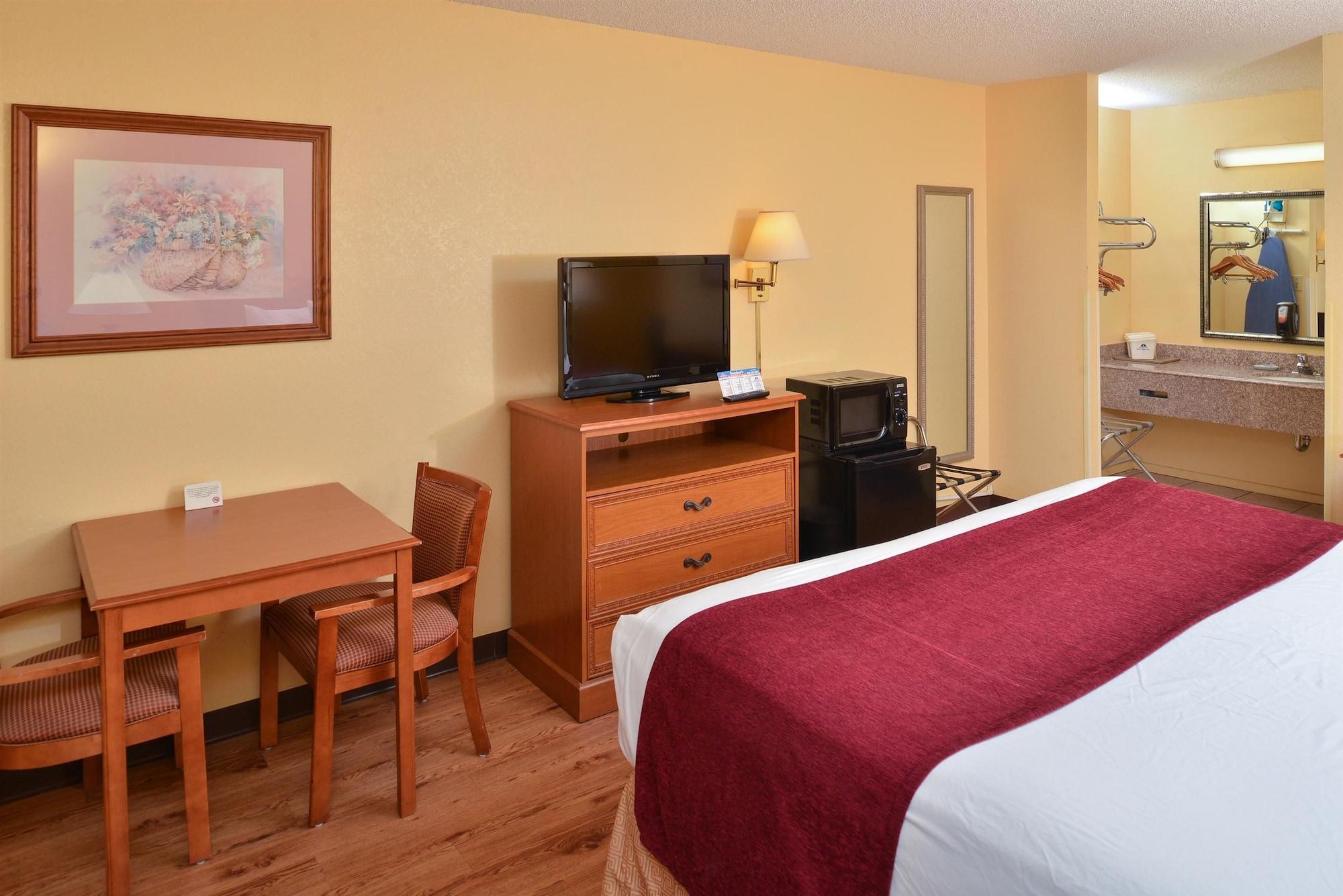 Days Inn By Wyndham Boerne Exterior photo